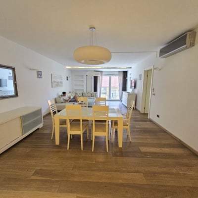 Аренда просторной 3-комнатной квартиры 126 м² в центре Белграда, Сербия